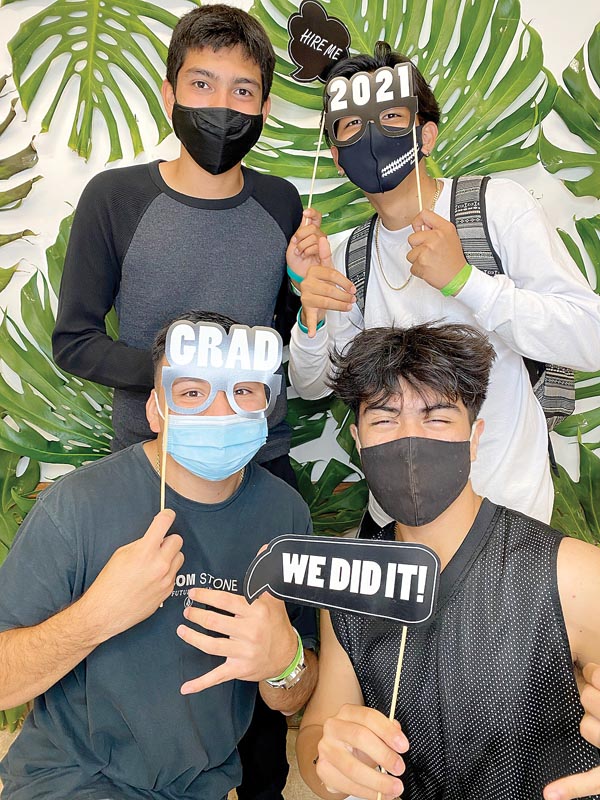 King Kekaulike seniors have ‘last first day’ together News, Sports